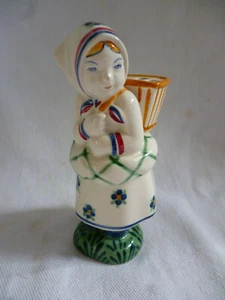 Aluminia Kinderhilfefigur Nr. 2390 Mädchen v. Skovshoved mit Kiepe handgemalt - Picture 1 of 8