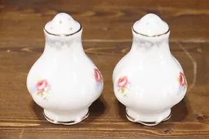 Royal Albert Bone China Tranquillity SALT & PEPPER Shakers (5 / 9) MINT as NEW! - Picture 1 of 4