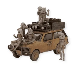 TSM Mini GT MGTS0006 Land Rover Defender 110 Camel Trophy Papua New Guinea Set - Picture 1 of 2