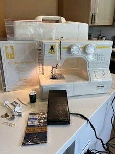 NICE Baby Lock BabyLock Sewing Machine Anna Model BL20A + Case Pedal Manual - Picture 1 of 20