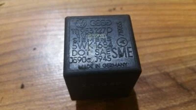 Volkswagen Golf 1994 Relay module 11953227d, 5wk1684  j590c  j945  #79334-12 - Изображение 1 из 2