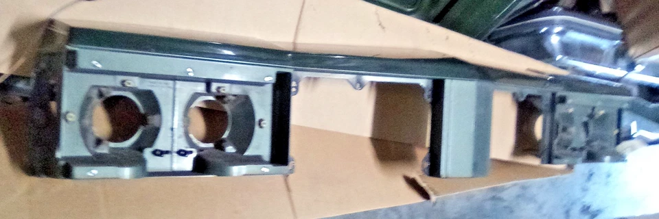 Oldsmobile Delta 88 1985 panel de cabezal desnudo DG  Foto 1 de 4