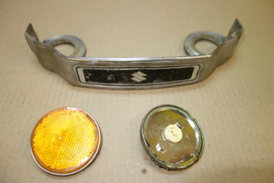 Suzuki GN 250 GN250 horquilla emblema insignia calcomanía carrocería marco Foto 1 de 4