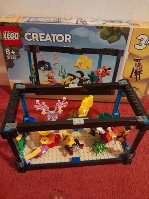 LEGO CREATOR: Fish Tank (31122) - Image 1 of 4