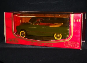 1949 FORD CONVERTIBLE GREEN MODEL SCALE 1/18th DIE CAST METAL. - Picture 1 of 4