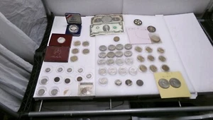 Lotto 54 monete rare vecchie eredità USA. 4+ dollari Troy OZ Dimes, mezzo dollaro, carta - Foto 1 di 22