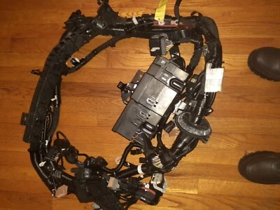 Arnés de cableado de caja de fusibles de motor Ford F-350 2017 a 19 Foto 1 de 4