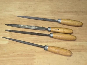 Vintage 4er Set Metallfeilen mit Holzgriffen - rund dreieckig flach Werkzeug - Bild 1 von 6