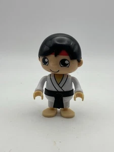 Ryan's World Mystery Karate Ryan White Suit Gee 3" Kunststoff Actionfigur - Bild 1 von 3