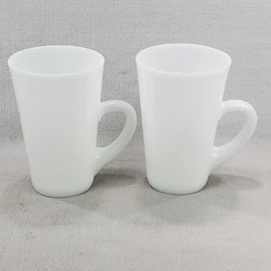 2er Set Vintage Weiß Milchglas Kaffeebecher C Griff Niedriger Griff 5" Hoch - Bild 1 von 9
