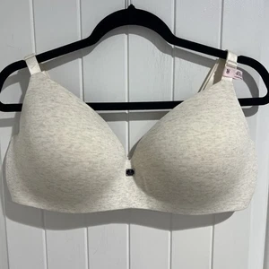 Reggiseno Victoria's Secret T-Shirt Leggermente Foderato Supporto Senza Fili 40DD - Foto 1 di 14