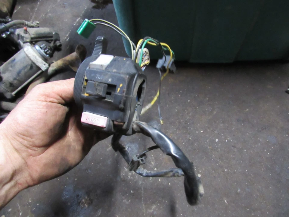 Yamaha FJ600 1984 interruptor izquierdo luces bocina 84 Foto 1 de 1