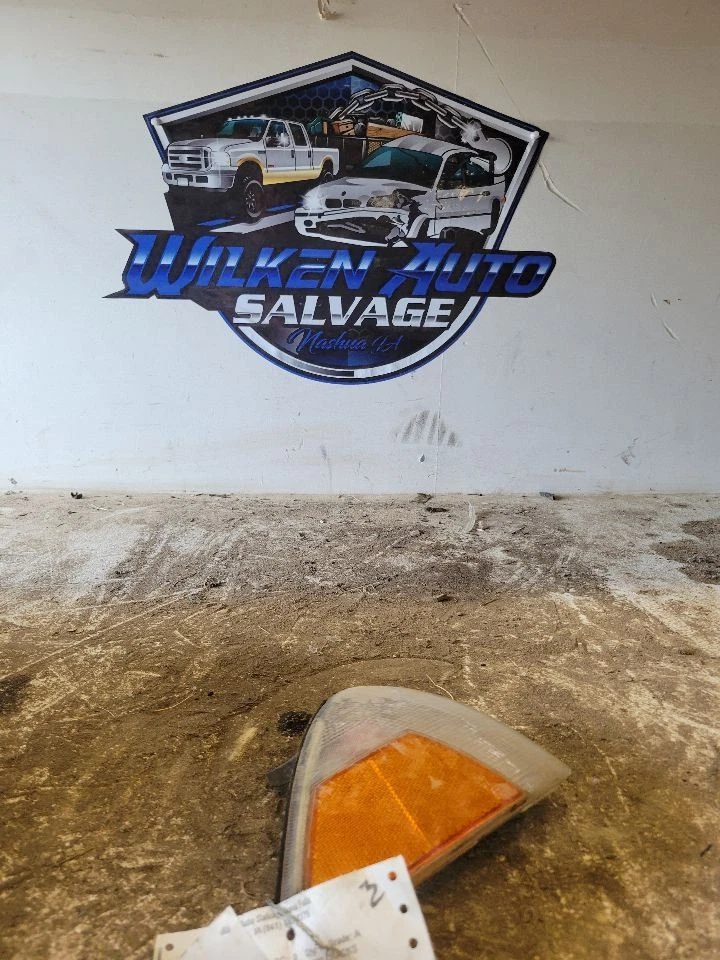 Passenger Corner/Park Light Park Lamp-turn Signal Fits 89-94 FIREFLY 945912 - Image 1 of 2