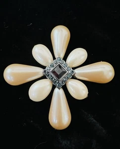 RARE Vintage Ralph Lauren Maltese Cross Glass Faux Pearl & Rhinestone Brooch - Bild 1 von 7