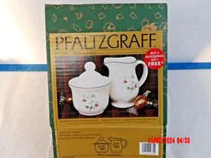 Set zucchero e crema Pfaltzgraff Winterberry #109-020-00 vintage nuovo - Foto 1 di 7