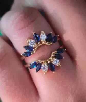 Anillo envolvente potenciador zafiro creado en laboratorio marquesa de 2 quilates enchapado en oro amarillo de 14 quilates Foto 1 de 4