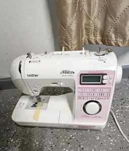 Brother Project Runway Innov-is 40e Sewing Machine Limited Edition Excellent - Picture 1 of 8