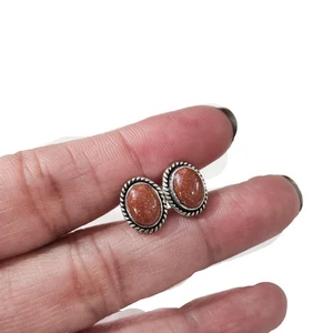 NATURAL SUNSTONE GEMSTONE 925 STERLING SILVER BOHEMIAN WOMEN STUD EARRING - Picture 1 of 8