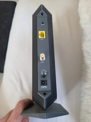 Módem por cable NETGEAR CM1000 DOCSIS (CM1000-1AZNAS) Foto 1 de 3