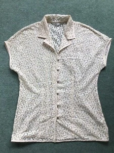 Size 12 M&S Beige Lace Sleeveless Blouse with collar & 6 small covered buttons - Picture 1 of 4