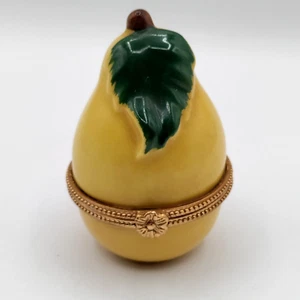 Vintage große Birne Obst handbemalt aufklappbar Porzellan Schmuckschatulle ohne Anhänger - Bild 1 von 6
