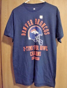 NFL LIZENZIERT ~ DENVER BRONCOS ~ 2 TIME SUPER BOWL CHAMPIONS ~ GROSSES MARINEBLAU T-SHIRT - Bild 1 von 4