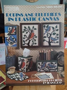 LEISURE ARTS PLASTIC CANVAS: LEAFLET 1089 ROBINS AND BLUEBIRDS - Picture 1 of 1