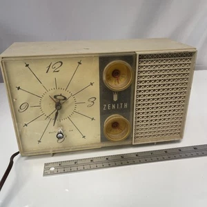Zenith AM/FM/Clock Tube Radio 50129 - Picture 1 of 4