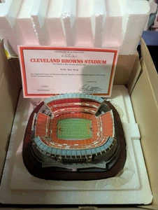 Cleveland Browns home stadium Danbury come nuovo con scatola con certificato - Foto 1 di 5