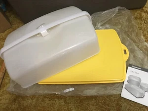TUPPERWARE Bake N Take 18 Cupcake And Rectangle Cake Taker-Yellow Base New - Picture 1 of 11
