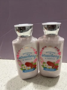Bath & Body Works Bourbon lozione corpo fragola e vaniglia 8 once ritirata. CONFEZIONE DA 2 - Foto 1 di 4