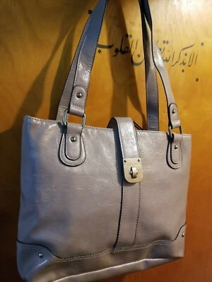 Bolso de hombro STYLE & CO TWIST-LOCK gris imitación cuero excelente Foto 1 de 4