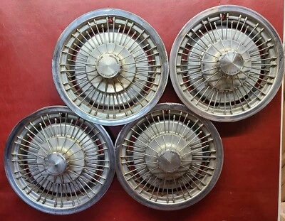 Chevy Monte Carlo Chevelle 1971-1976 15" radios de cable tapacubos cubierta de rueda juego de 4 Foto 1 de 4