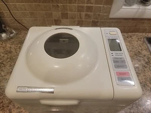 Sanyo Home Bakery Automatic Bread Maker Model SBM12 Works - Picture 1 of 11