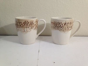 lotto 2 tazzine caffè Euro Ceramica Vigna beige marrone, uva, pera, foglie - Foto 1 di 8