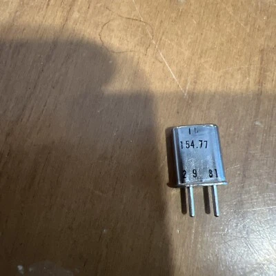 Escáner Cristal - 154,77 MHz - de un escáner de radio profesional realista... Foto 1 de 2