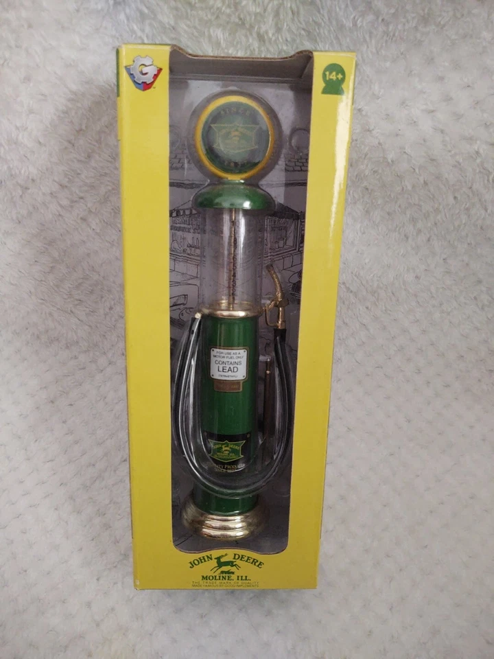 John Deere 1930s Wayne Gravity Gas Pump Replica Gearbox Diecast Metal