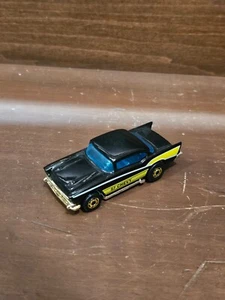 Hot Wheels - Black "57 CHEVY" GOLD HOT ONES VARIATION, Blackwall Era HK Base '76 - Picture 1 of 2