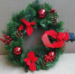 JD WILLIAMS vordekorierter beleuchteter LED Weihnachtsstern Weihnachtskranz - rot - Bild 1 von 3