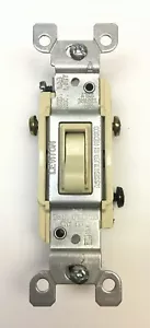 Leviton Toggle Light Switch Single Pole 15A 120VAC - Picture 1 of 1