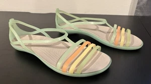 Sandalias Crocs Isabella Corte Tirantes Verde Planas Jalea Mujer Talla 11 - Imagen 1 de 6