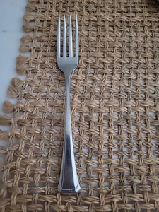 Oneida MAESTRO ST. LEGER Dinner Fork Stainless Steel - Picture 1 of 7