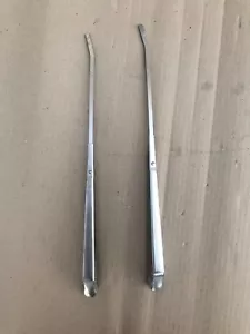 NOS RANGE ROVER CLASSIC 2 DOOR WIPER ARM PAIR LHD 589170 - Foto 1 di 4