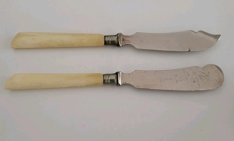 Altes Butter- und Käsemesser jeweils mit Horngriff beide 18,5cm lang - Bild 1 von 1