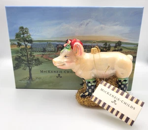 Mackenzie Childs Courtly Check Schwein in Stiefeln Glas Ornament mit Box & Etikett - Bild 1 von 11