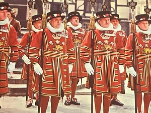 Tarjeta postal Yeomen Warders 1963 Torre de Londres Reino Unido - Imagen 1 de 11