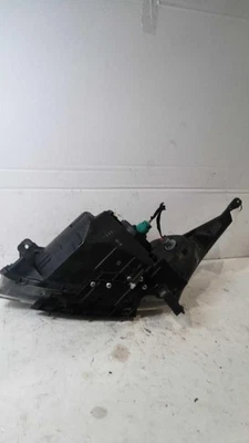 Conjunto de farol direito Chevrolet Cruze 2014 marrom usado pelo fabricante 481067 85k milhas - Imagem 1 de 4