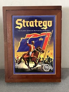 Hasbro Milton Bradley Stratego Vintage Spielesammlung Holzbox 2010 - Bild 1 von 3