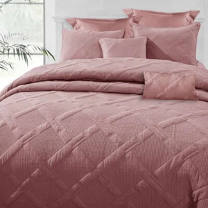 Canyou Rose 7-Piece Air Cloud Bamboo Blend Matelasse Comforter Set by Ramesses - Picture 1 of 4