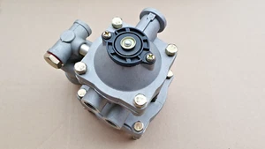 Válvula de control de remolque E004 para Unimog 8 bar 424 427 435 437 A0024311705 - Imagen 1 de 6